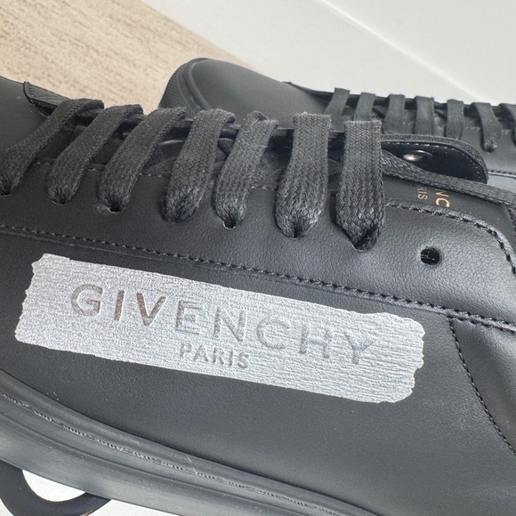 GIVENCHY Mens Sneakers Black Size 42 Original Box Included NWT Fits Men Sz 9 - Picture 10 of 10